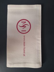 Tasche mit Firmenlogo